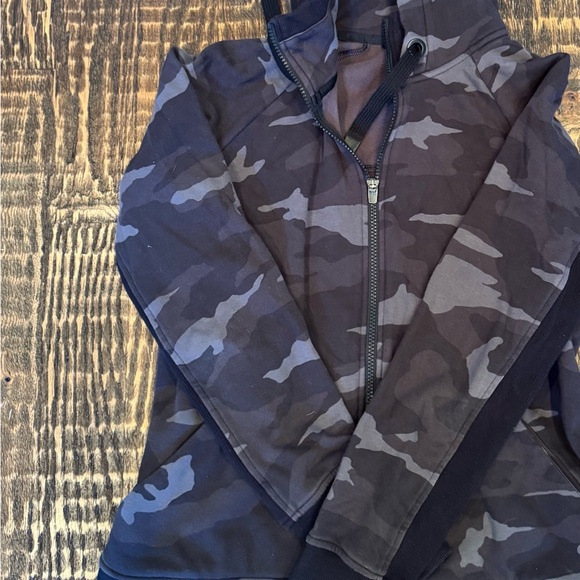 Athleta Gray Camouflage Hoodie Triump camo jacket Sz Med M - Picture 2 of 3